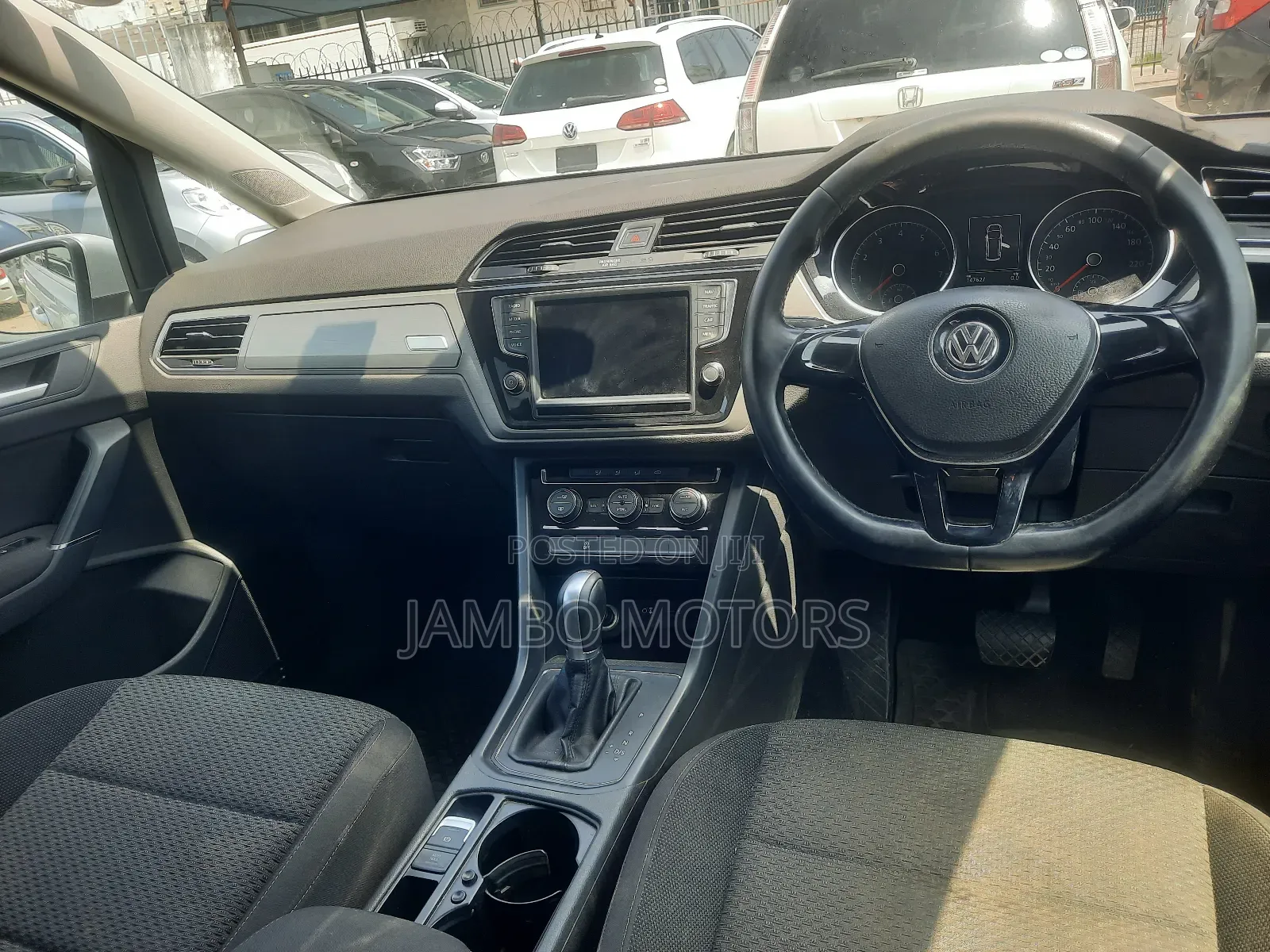 Volkswagen Touran 2018 Silver