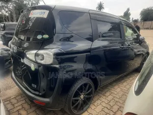 Toyota Sienta 1.5 Hybrid FWD 2018 Black