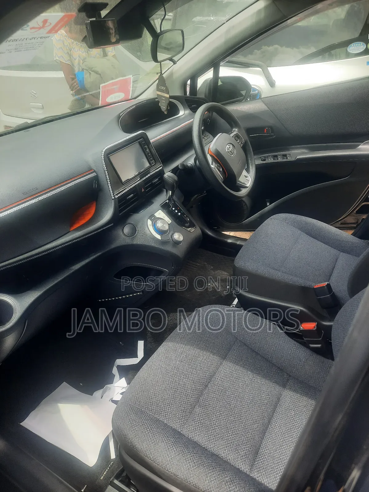 Toyota Sienta 1.5 Hybrid FWD 2018 Black