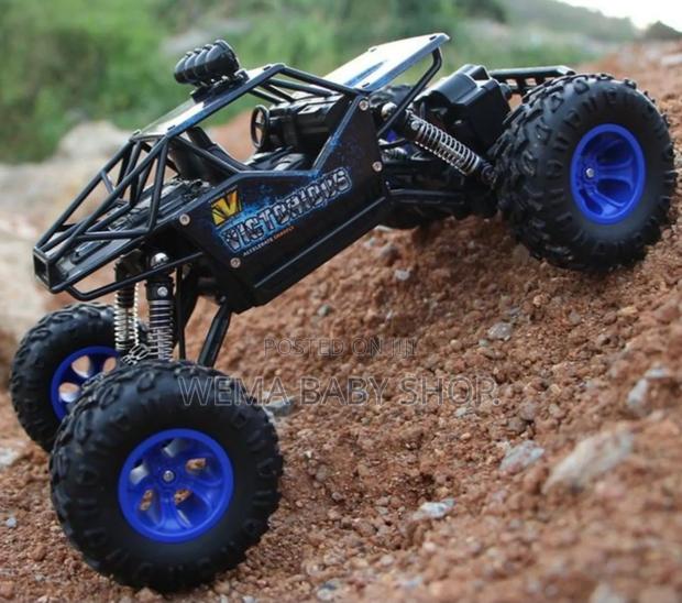 4x4 Rc Off Road Rock Crawler/Monster Truck - thumbnail 3