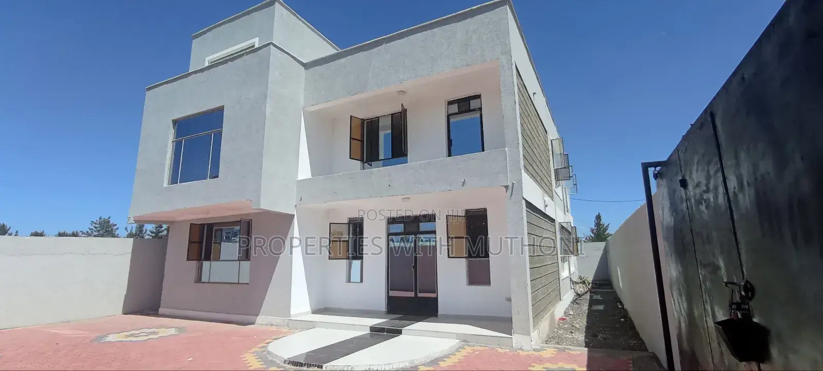 4bdrm Mansion in Muthwani for sale