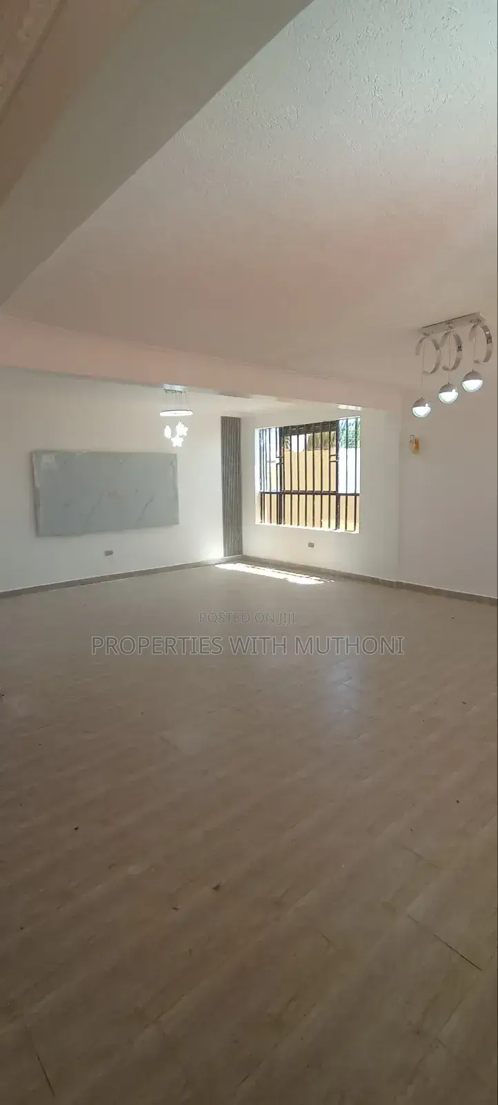 4bdrm Mansion in Muthwani for sale