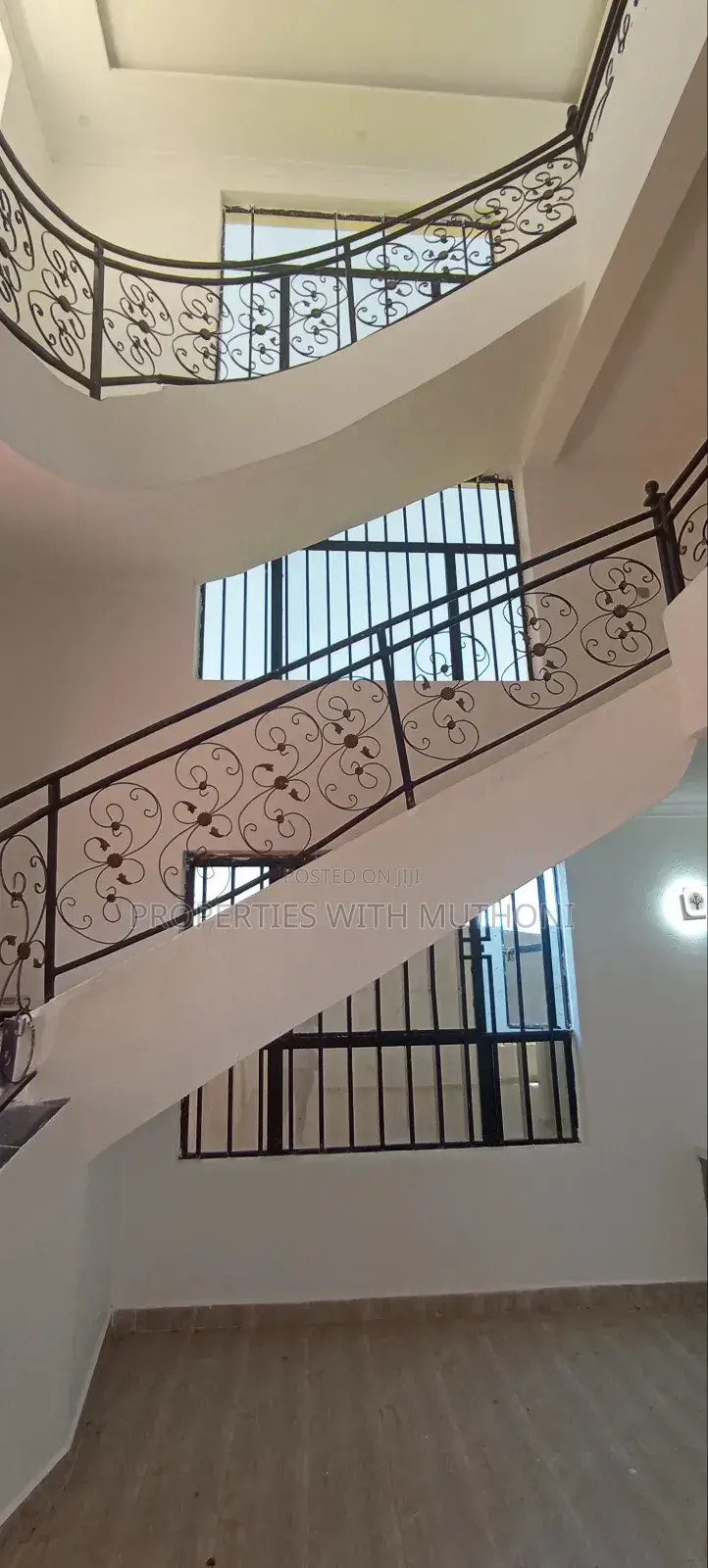 4bdrm Mansion in Muthwani for sale