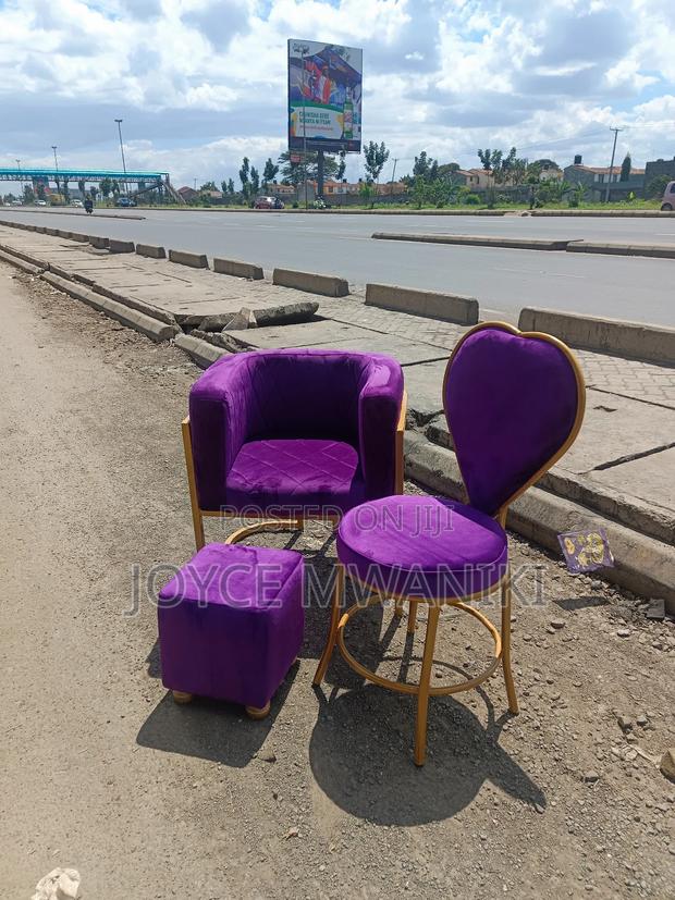 Manicure Seats and a Pouf - main view