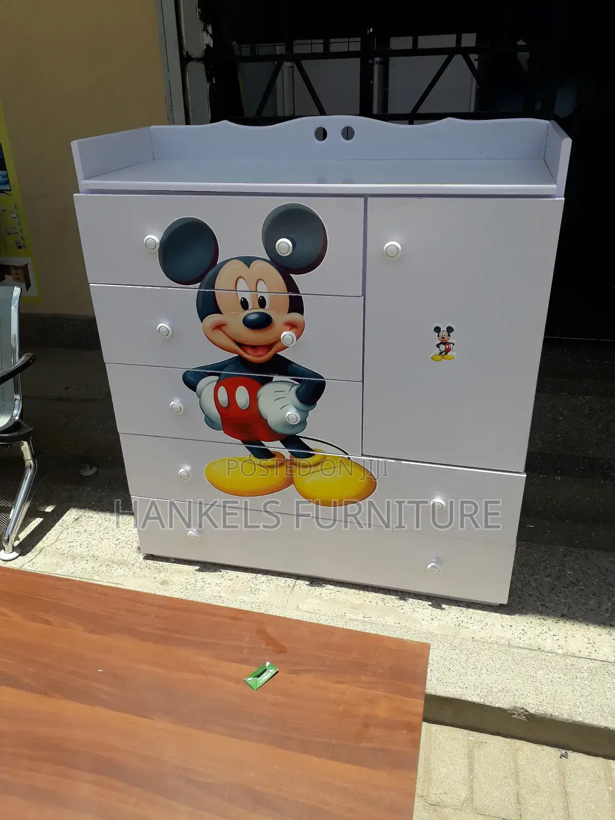 Chest of Drawers