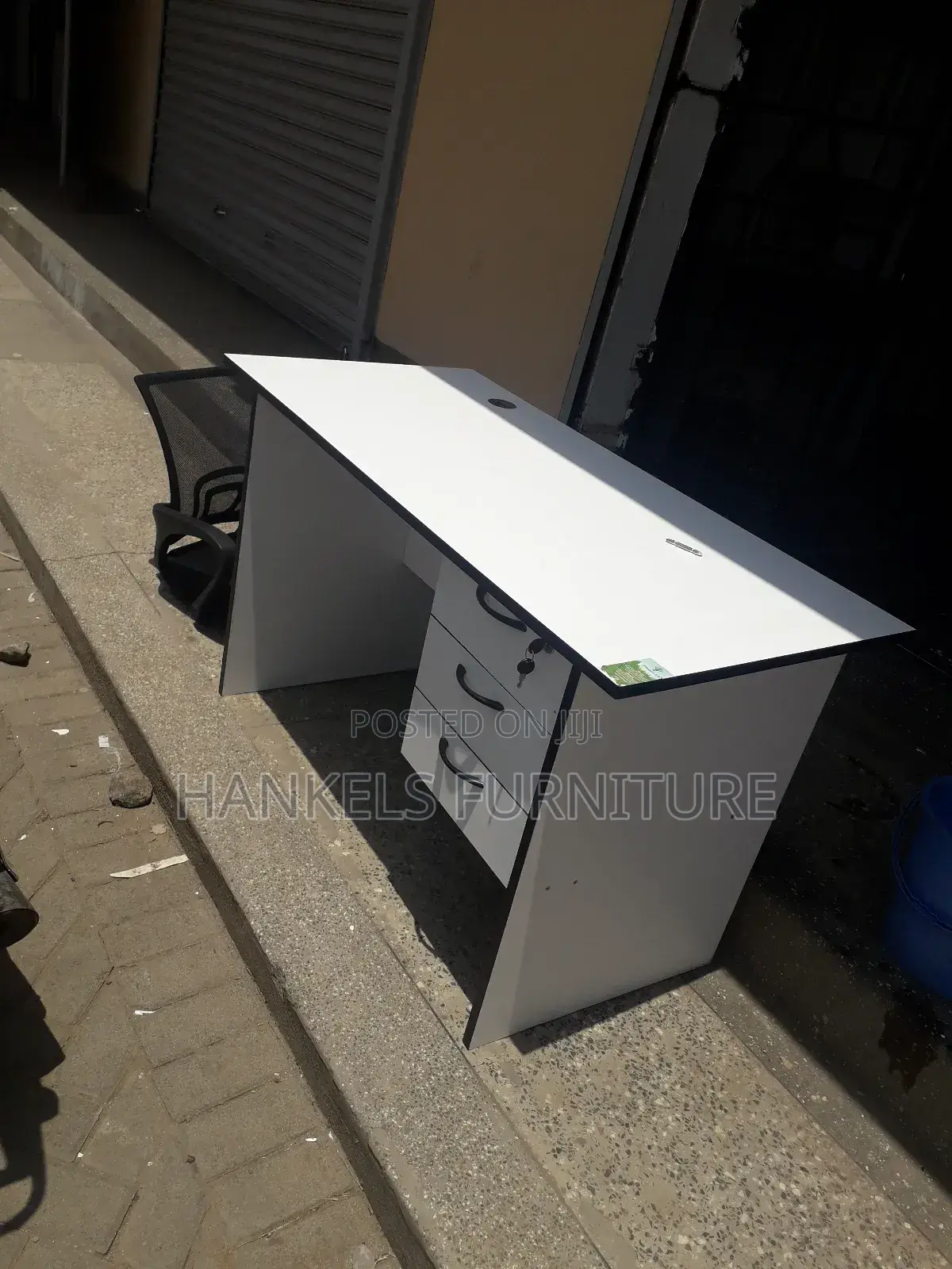 1.2 Meters Desk