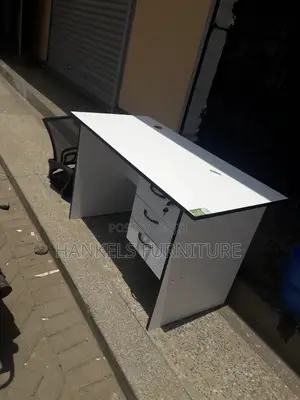 1.2 Meters Desk