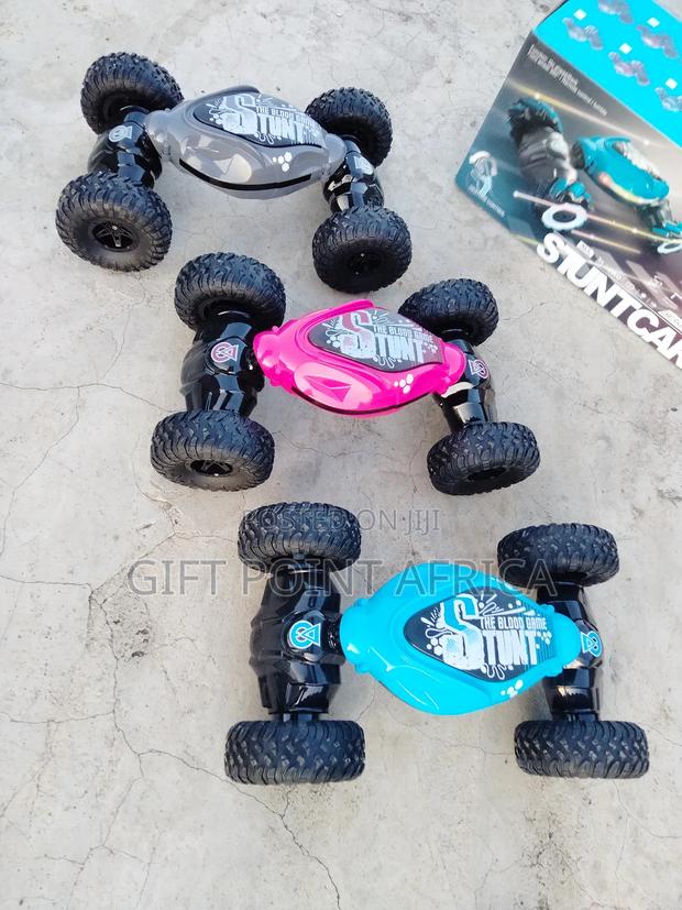 Rechargeable Remote Control Stunt Car for Kids