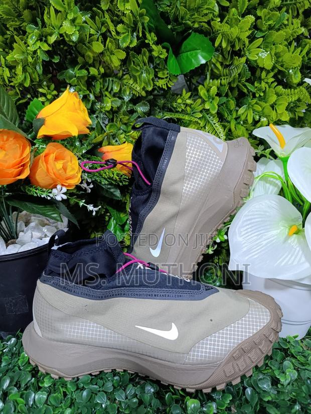 Trainers ;Nike ACG Low M.Fly Goldrex - thumbnail 4