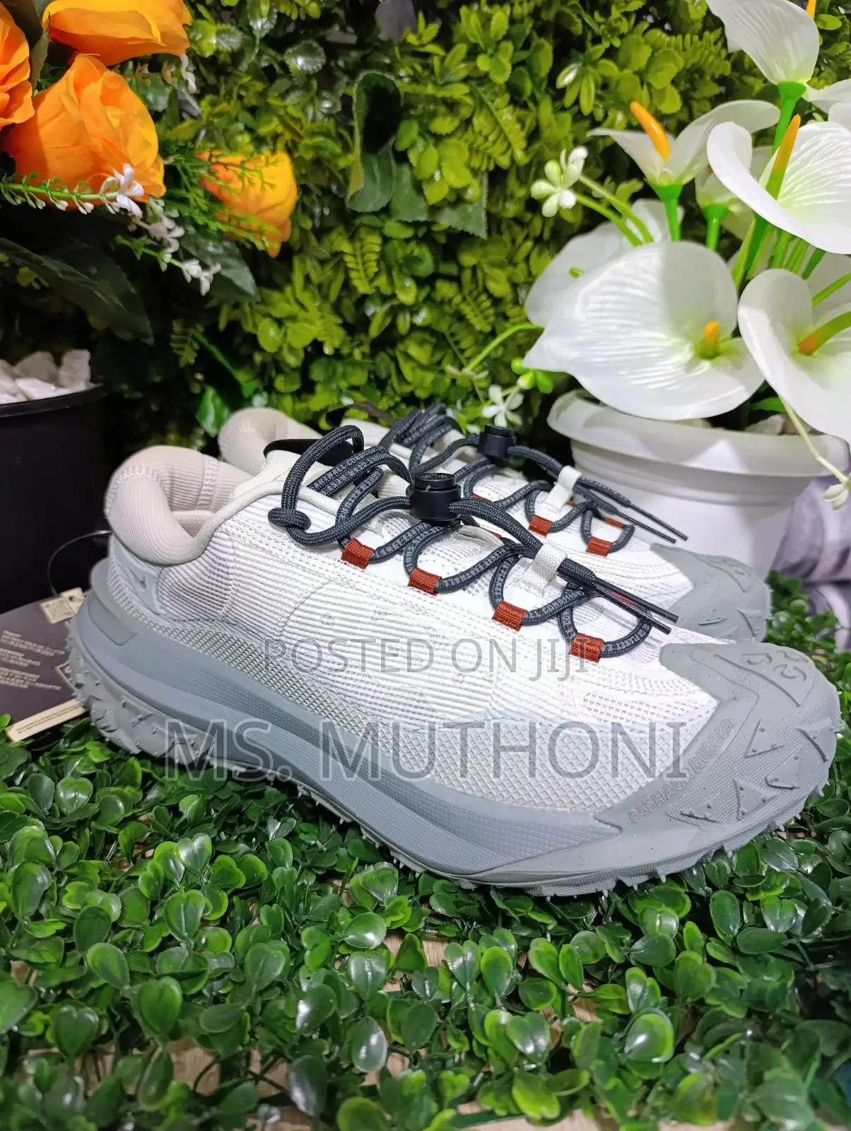 Trainers ;Nike ACG Low M.Fly Goldrex