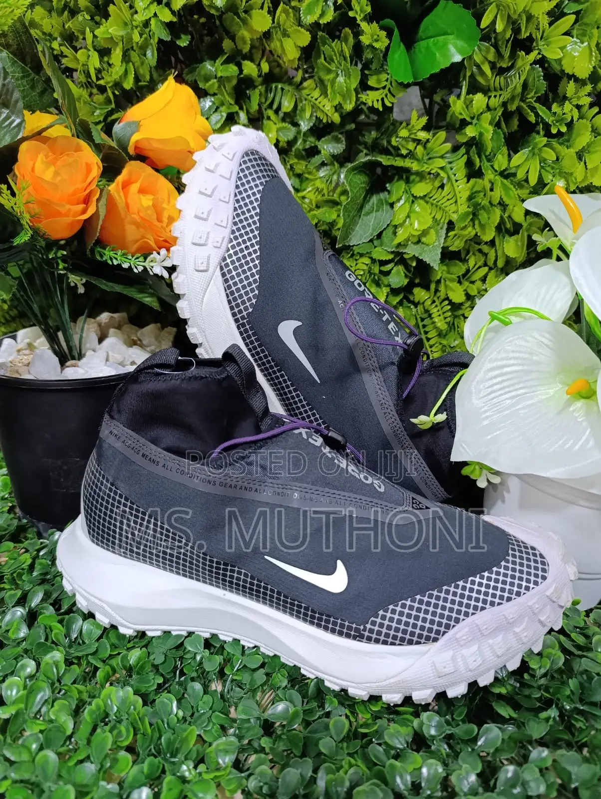 Trainers ;Nike ACG Low M.Fly Goldrex