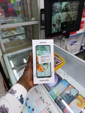 New Samsung Galaxy M05 64 GB Black