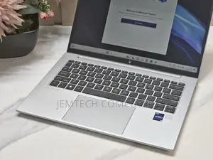 New Laptop HP EliteBook 840 G11 16GB Intel Core I7 SSD 512GB