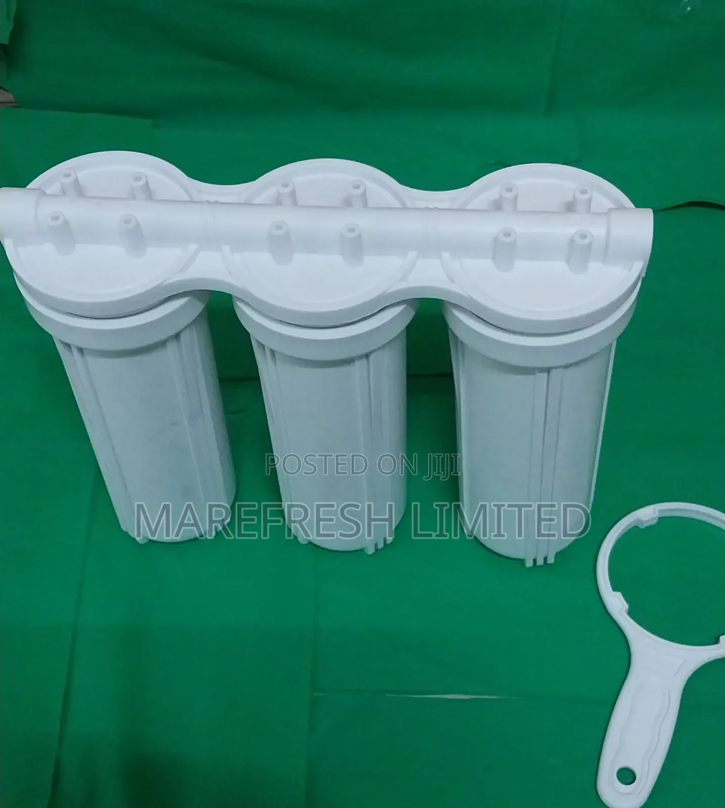 Housing White Tripple 1/4 Inlet