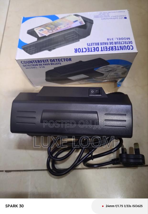 Money Counterfeit Detector Machine