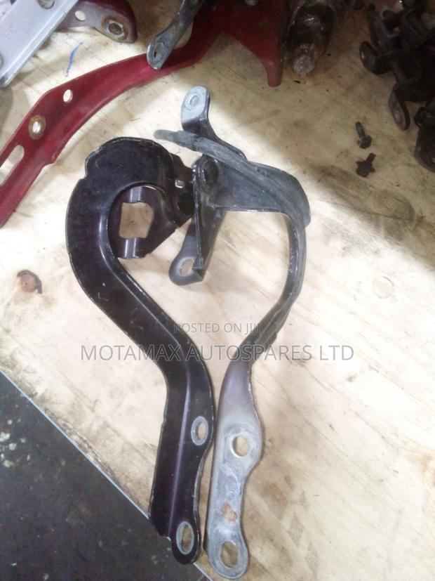 2017 Toyota Voxy ZR80 Bonnet Hinges