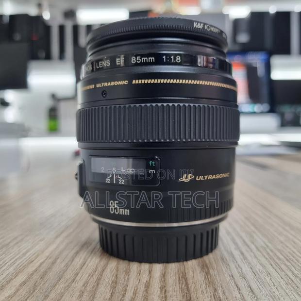 Canon EF 85mm F/1.8 USM Lens