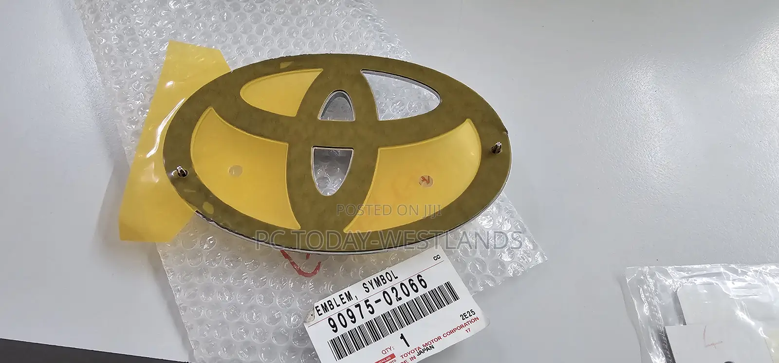 Toyota Vellfire Back Door Emblem Symbol