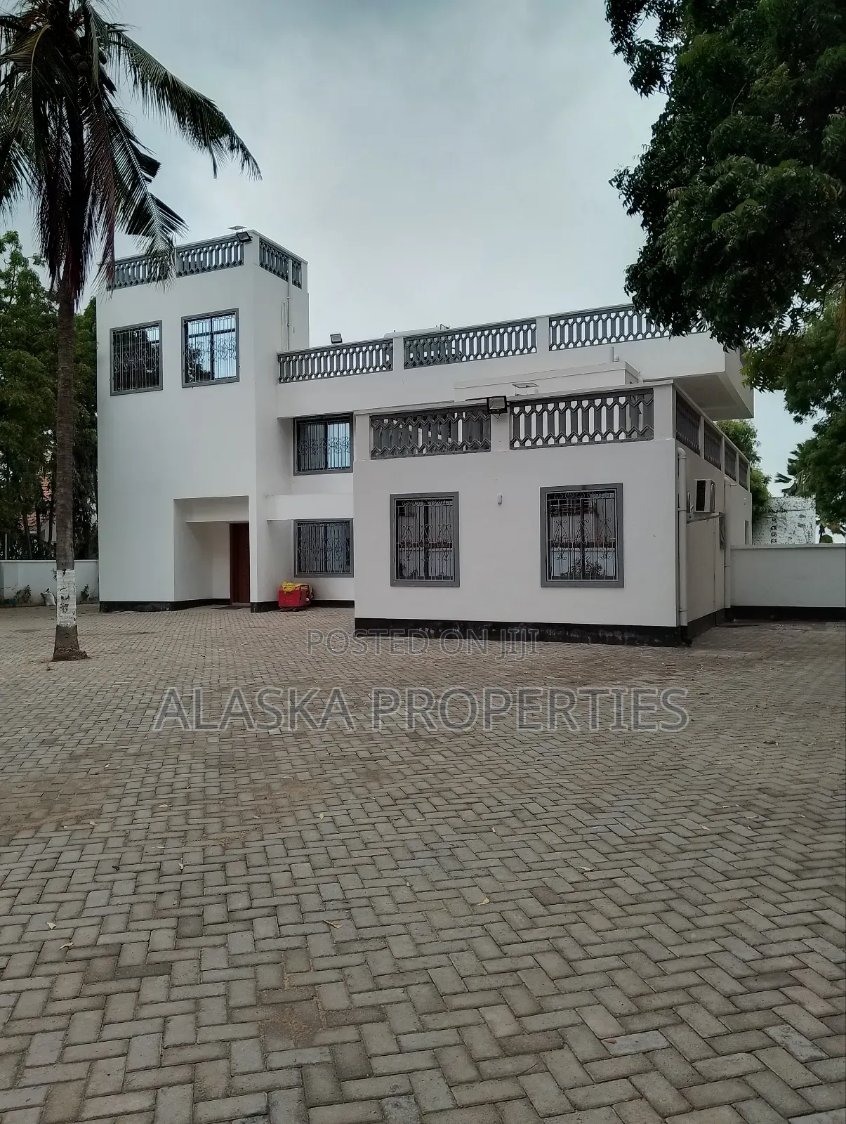 A Luxurious Furnished 5bdrm Mansion 2 Let in Nyali Estate