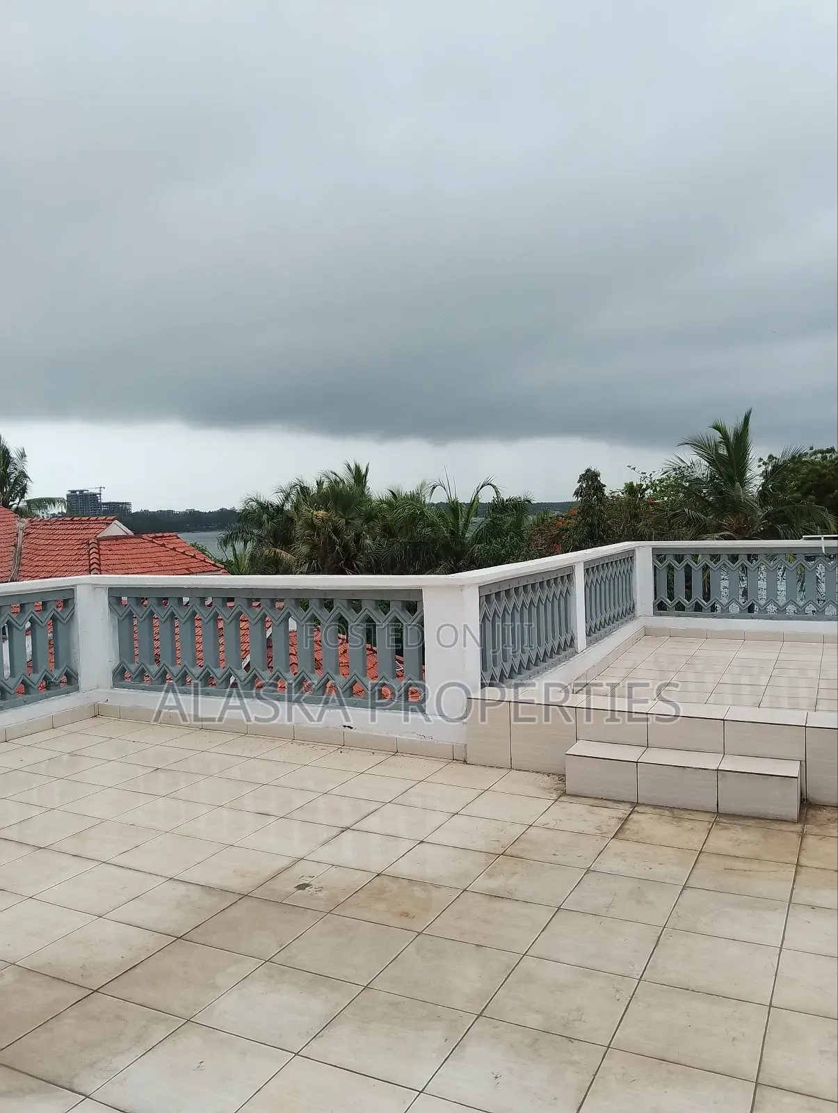 A Luxurious Furnished 5bdrm Mansion 2 Let in Nyali Estate