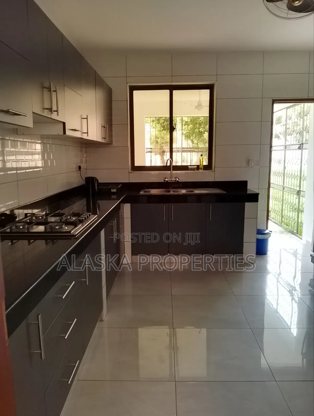 A Luxurious Furnished 5bdrm Mansion 2 Let in Nyali Estate