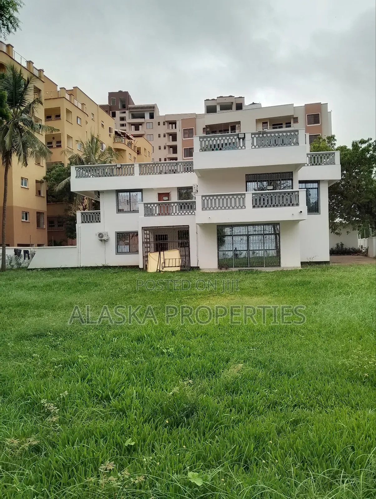 A Luxurious Furnished 5bdrm Mansion 2 Let in Nyali Estate