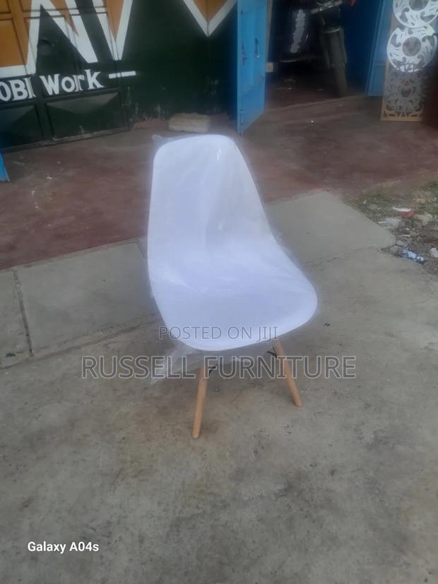 Sweet Eames Chair - main view