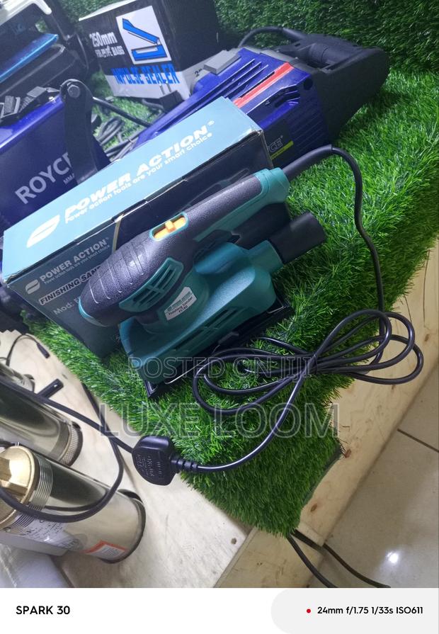 Powerful Action Finishing Sander