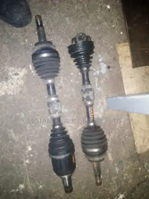 2018 Toyota Voxy ZRR85 Driveshafts