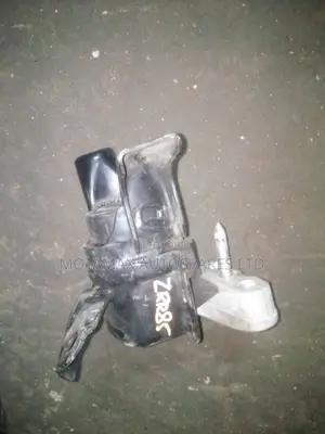 2018 Toyota Voxy ZRR85 Gearbox Mounting