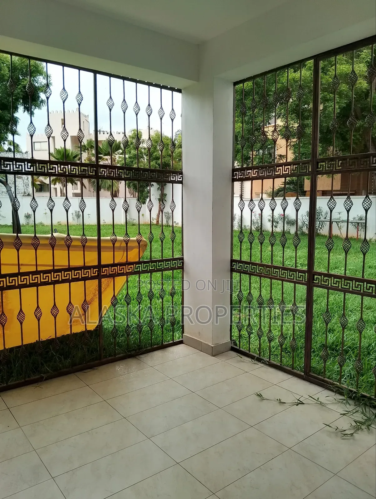 A Luxurious Furnished 5bdrm Mansion 2 Let in Nyali Estate