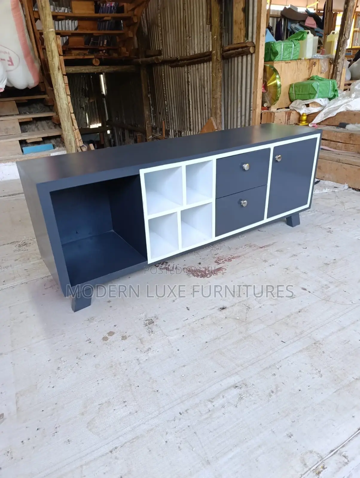 World Class 6 Feet Tv Stand