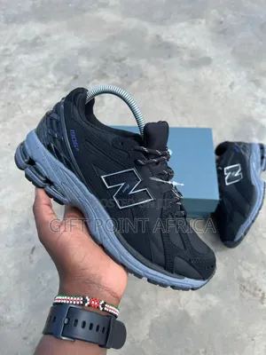 *New Balance 1906.R* Sneakers
