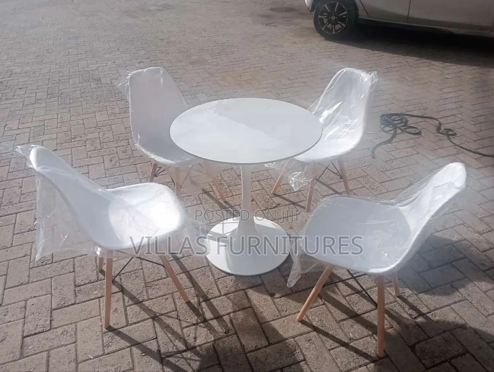4 Seater Round Dining Table