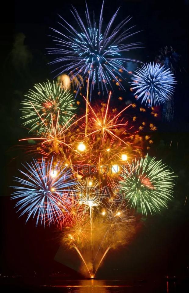 Super Loud Super Colourful Party Fireworks - thumbnail 2