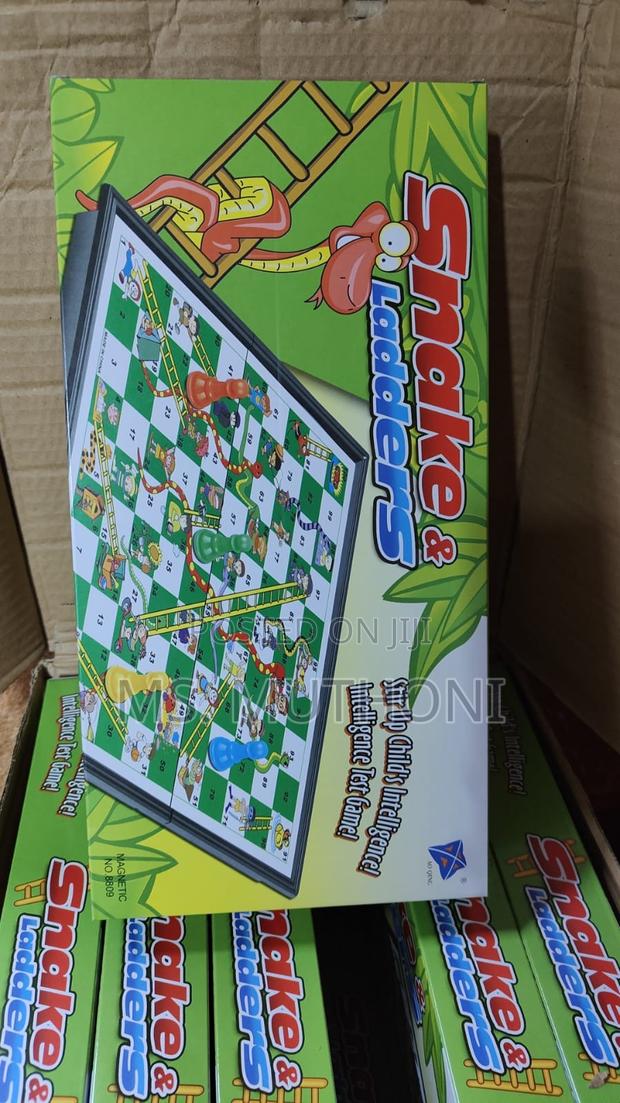 Medium Size Retro Games Snakes Ladders - main view