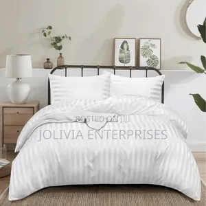 White Striped Unbinded Duvet 5*6(Hotel Quality)