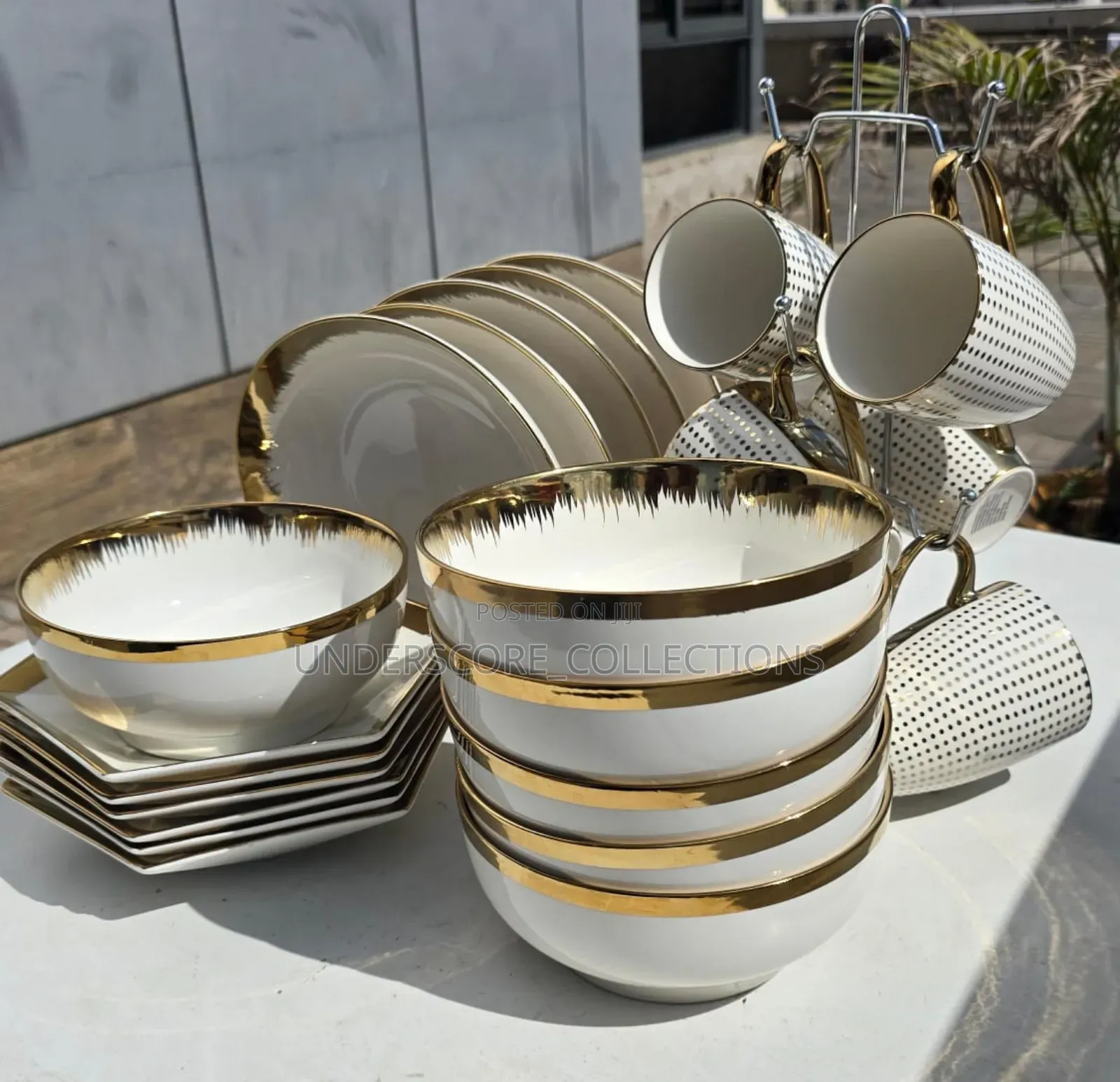 *24pc Gold Dinner Set*Contain:6pcs Cups.
*