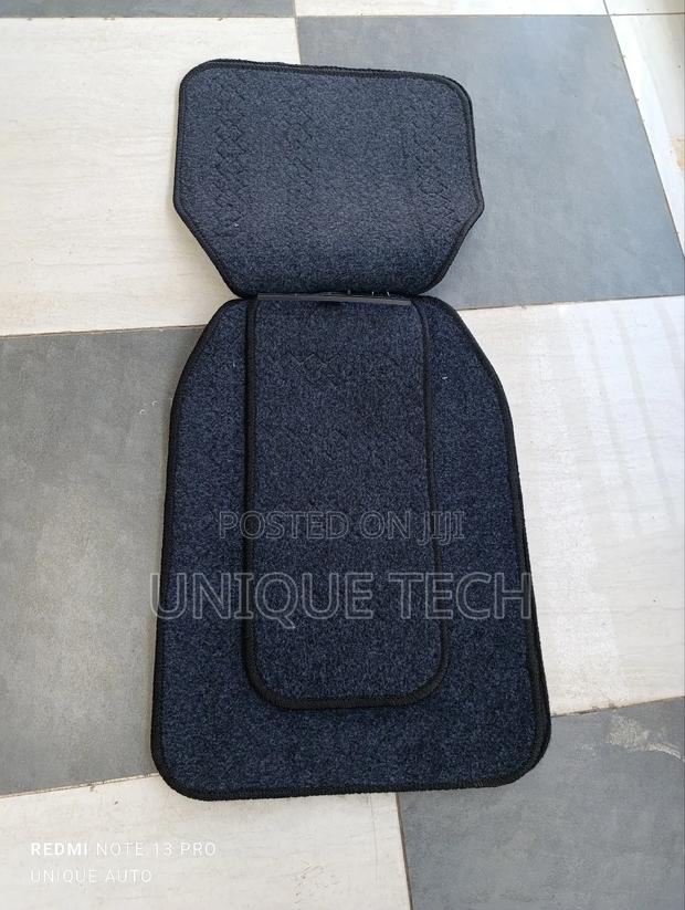 Durable Woolen Car Floor Mats (5-Piece Set) - main view