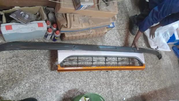 Mitsubishi Canter 4D32 Grille With Indicator - thumbnail 2