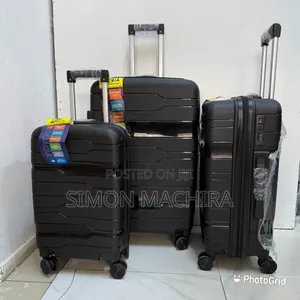 Black Unbreakable PPS 3 Set Suitcase. Rubber