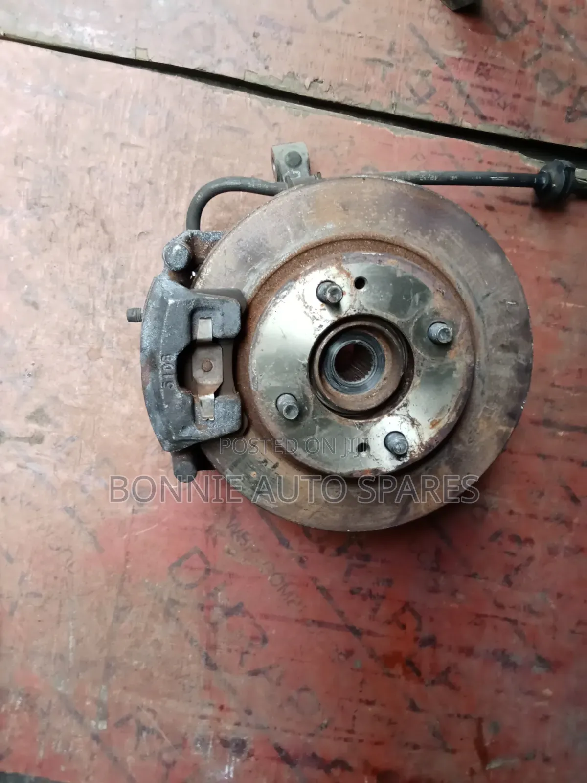 Mirage Front Wheel Hub