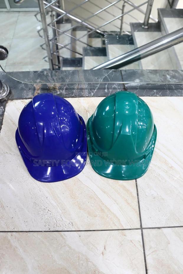 Heavy Duty Helmet With Reinforced Shell Construction