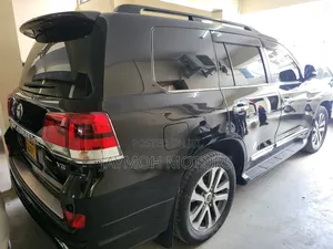 Toyota Land Cruiser 2016 Black