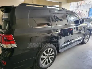Toyota Land Cruiser 2016 Black