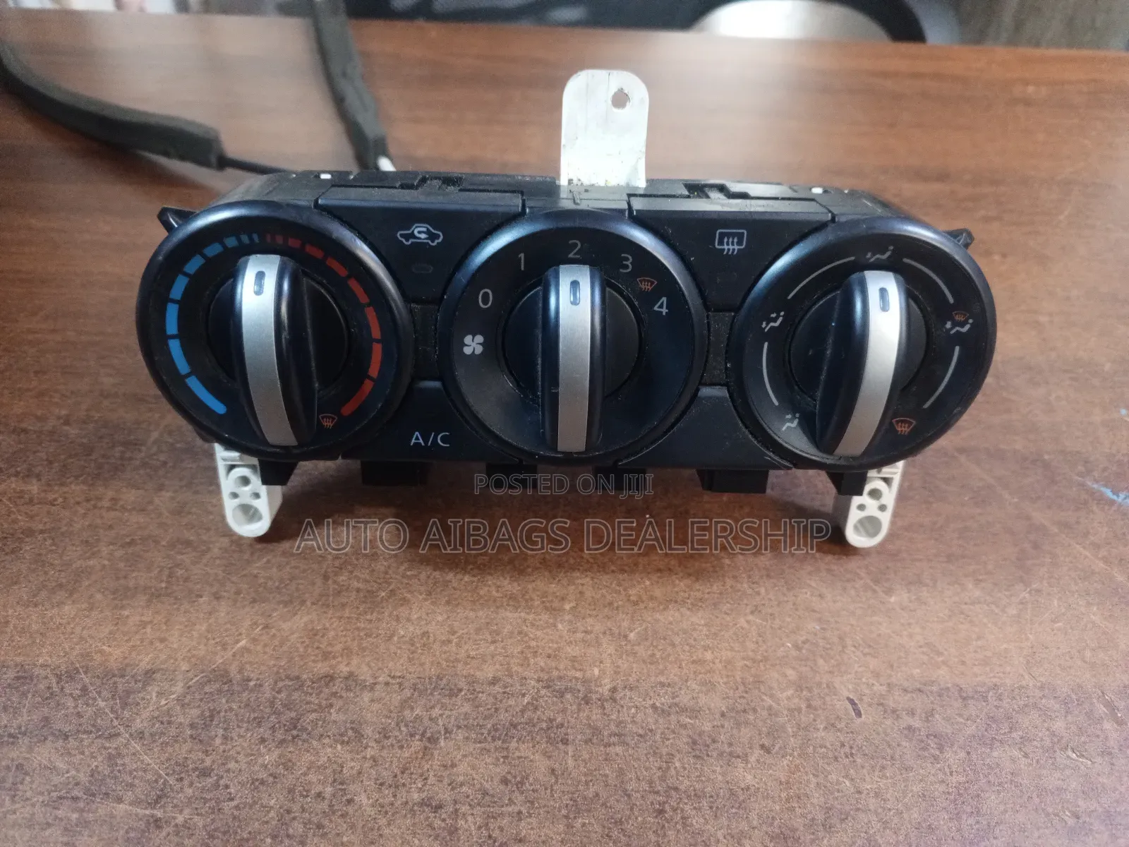 Nissan DUARIS a/C Controller.