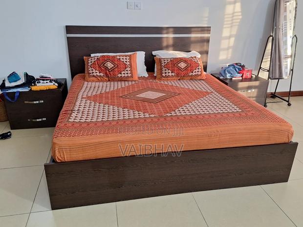 Bed King Size With 2 Side Drawers - thumbnail 5