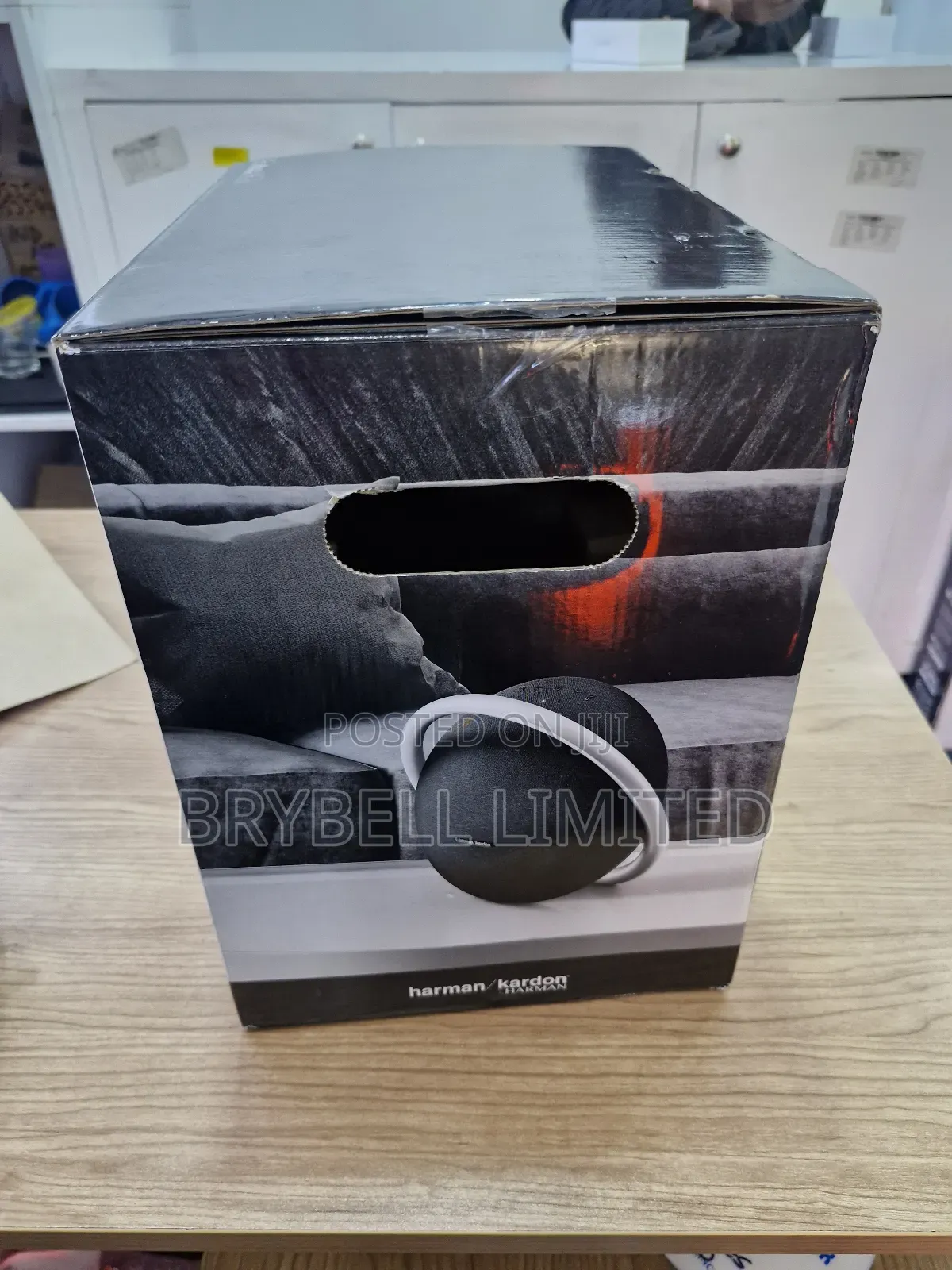 Brand New Onyx Studio 8 Harman Kardon on Offer