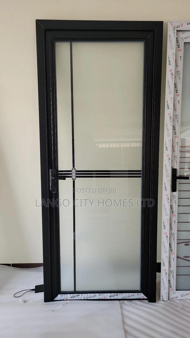 Aluminium Bathroom Doors - thumbnail 2