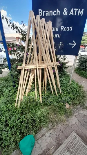 Slim Adjustable Easel Stand